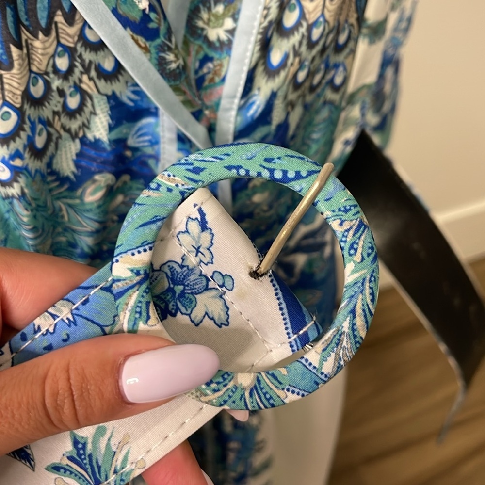 Chic Floral Maxi Dress with Belt - Picture 6 of 8